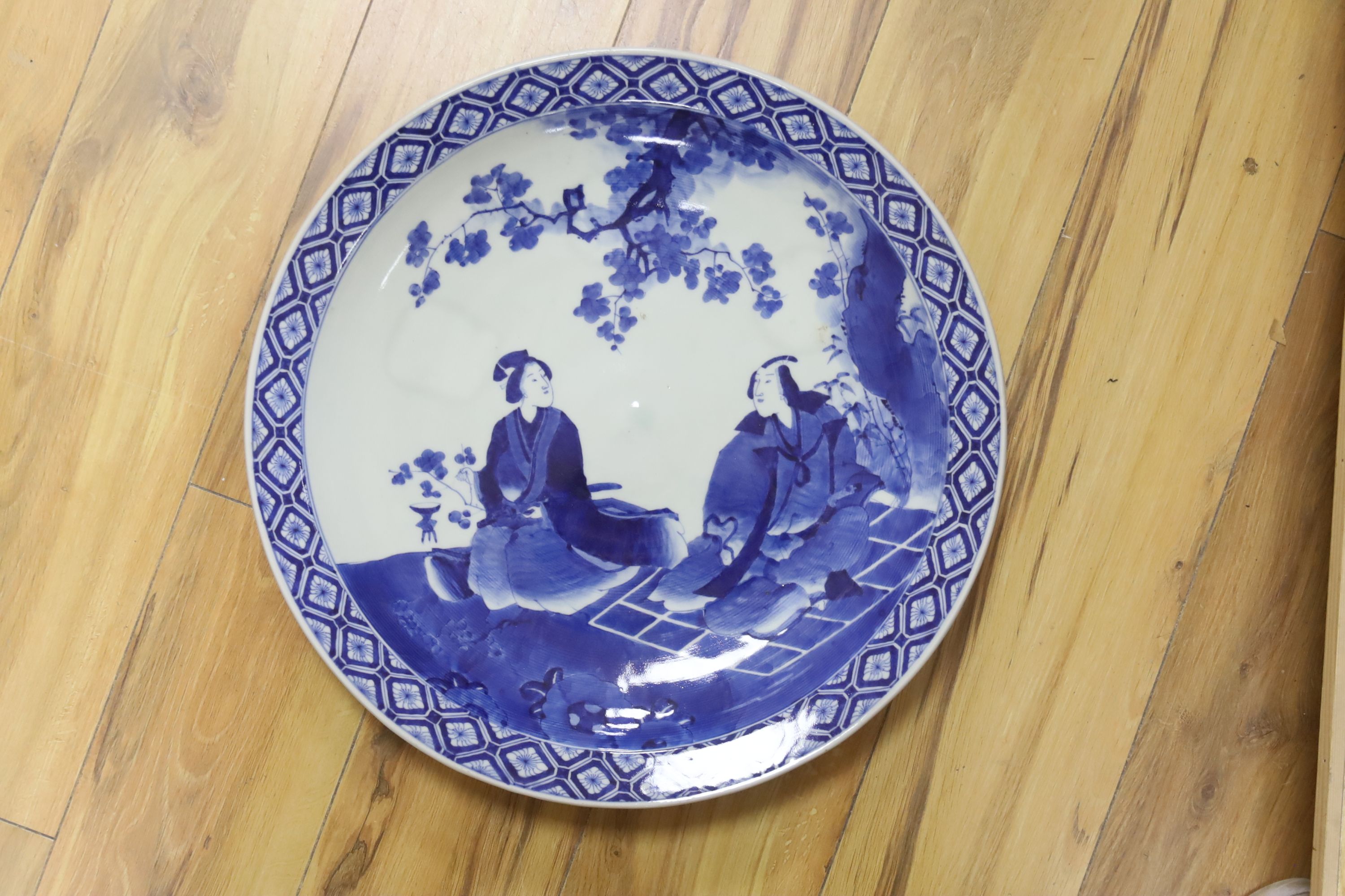 A Japanese Arita charger, c.1900, diameter 47cm